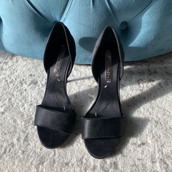 BCBG Black satin pumps - Picture 2 of 6